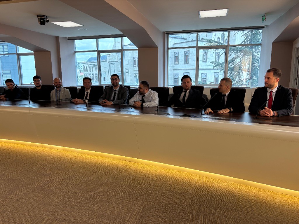 Olağanüstü Genel Kurul — yönetim kurulu masası